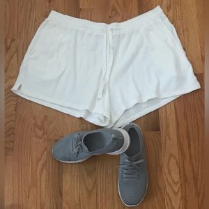 GAP ~ Organically Grown Cotton Shorts ~ XL